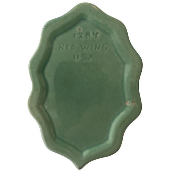 Vintage Redwing Vase, Shell Design, Green Glaze 4x7xH-10.5, Art Deco - EUC - Picture 6 of 9